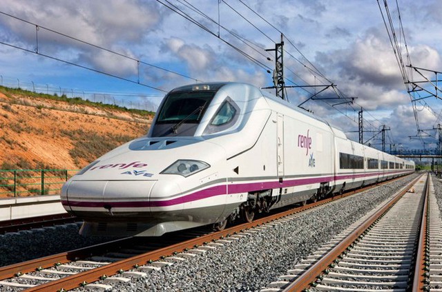Tây Ban Nha muốn hợp tác với Việt Nam trong phát triển hệ thống đường sắt  - Ảnh 1.