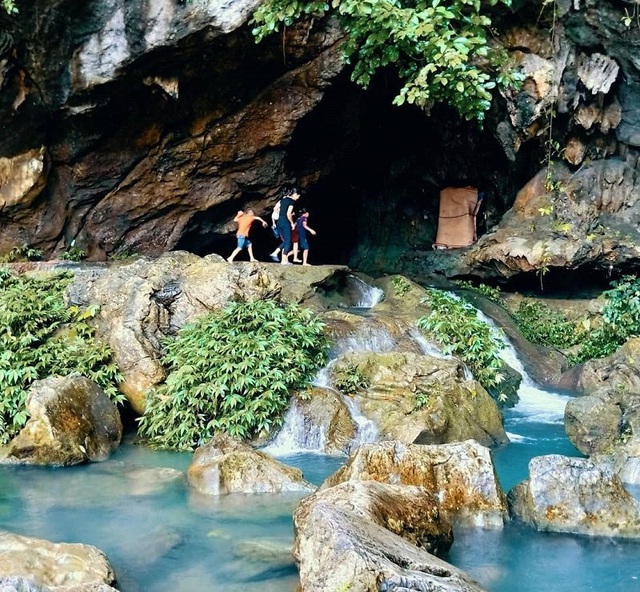 Suối Mỏ Gà thuộc xã Phú Thượng, huyện Võ Nhai, tỉnh Thái Nguyên