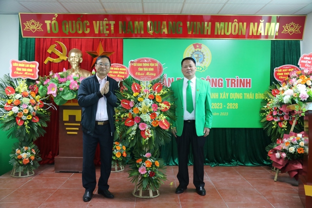 Thái Bình: Gắn biển công trình chào mừng Đại hội công đoàn các cấp - Ảnh 2.