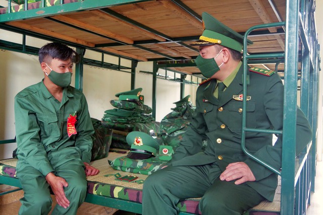 Bộ đội Biên phòng tỉnh Thừa Thiên Huế tiếp nhận 100 chiến sĩ tân binh - Ảnh 6.