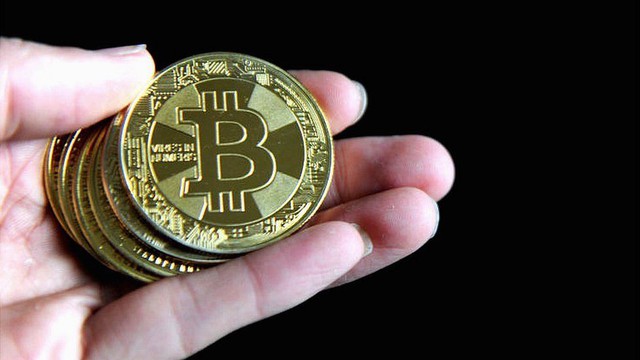 Giá Bitcoin hôm nay 6/2: Lao dốc về sát ngưỡng 23.000 USD - Ảnh 1.