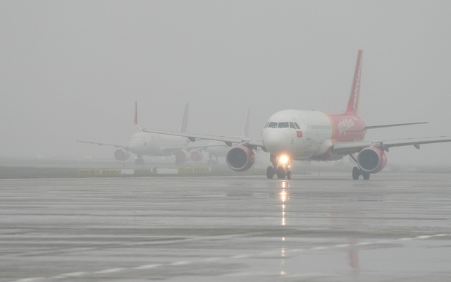 Nhiều chuyến bay đi và đến sân bay Thanh Hóa bị sương mù 'phong tỏa' - Ảnh 3.