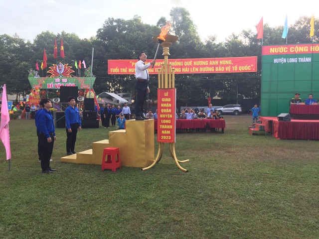 Huyện Long Thành: (Đồng Nai) long trọng tổ chức Lễ giao nhận quân năm 2023 - Ảnh 2.