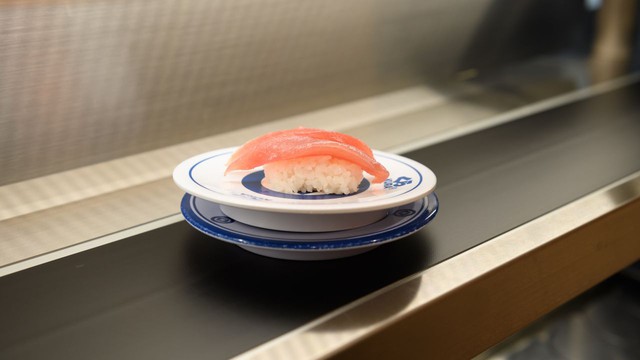 Các nhà hàng Nhật đối mặt với làn sóng 'khủng bố sushi' - Ảnh 1.
