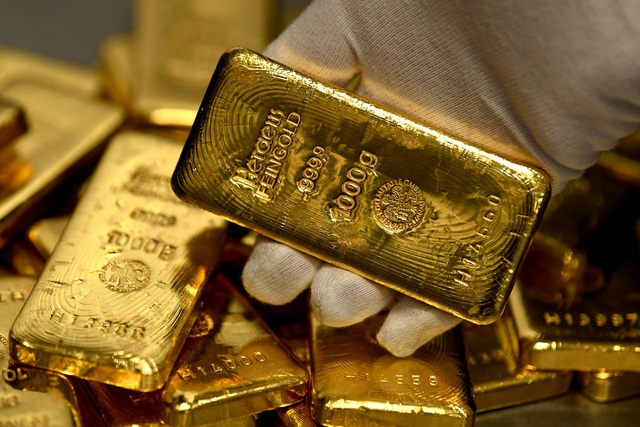 Giá vàng hôm nay 1/3: Vàng xuống thấp nhất năm - Ảnh 1.