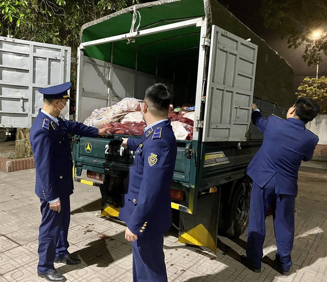 Thái Nguyên: Phát hiện hơn 5 tấn thịt bẩn tại kho đông lạnh ở TP. Phổ Yên - Ảnh 1.