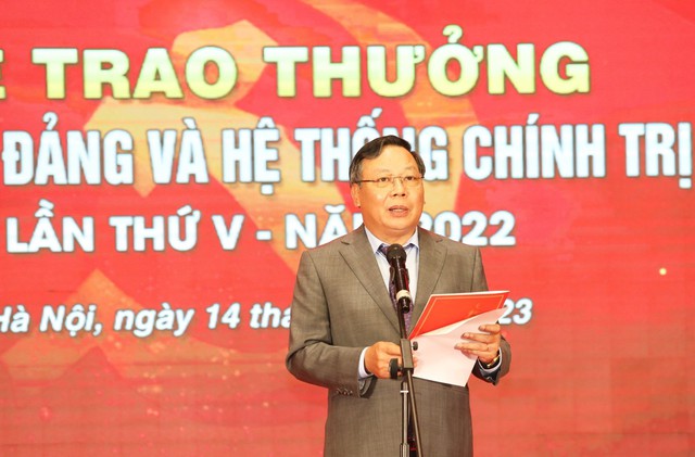 Trao giải báo chí về xây dựng Đảng và hệ thống chính trị của thành phố Hà Nội lần thứ V - Ảnh 2.