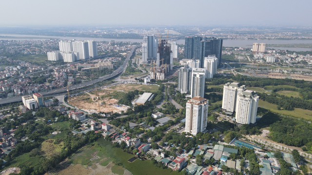 Người dân Hà Nội và TP. Hồ Chí Minh mất 169 năm để mua nhà mặt phố, hơn 20 năm để mua chung cư - Ảnh 1.
