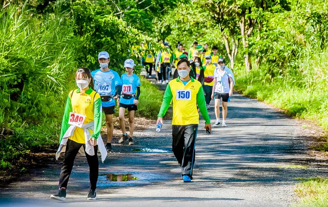 Giải Đất Mũi Marathon - Cà Mau 2023 với quy mô khoảng 5.000 người tham gia.