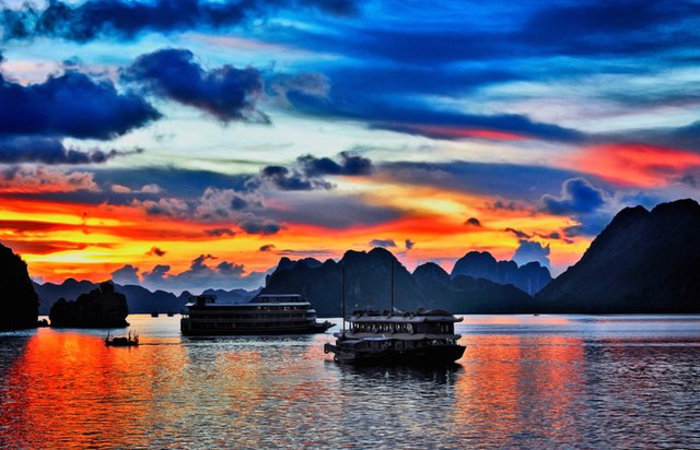 Sông Hồng và vịnh Hạ Long vào top hành trình du thuyền tuyệt vời nhất Đông Nam Á - Ảnh 1.
