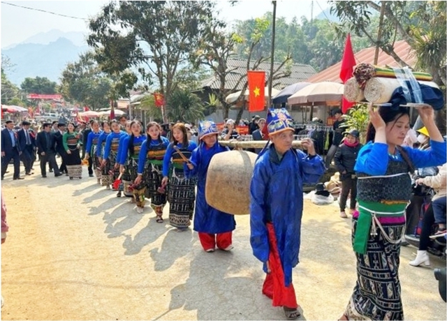 Huyện Quan Sơn (Thanh Hóa): Đón nhận Di sản văn hóa phi vật thể Quốc gia Lễ hội Mường Xia - Ảnh 3.