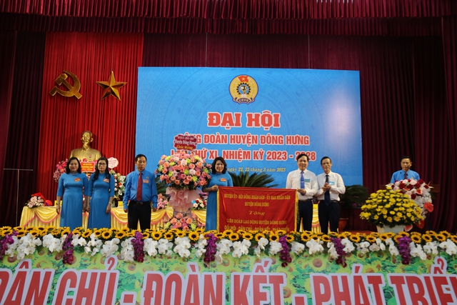 Thái Bình: Liên đoàn Lao động tỉnh tổ chức Đại hội điểm công đoàn cấp trên cơ sở - Ảnh 2.