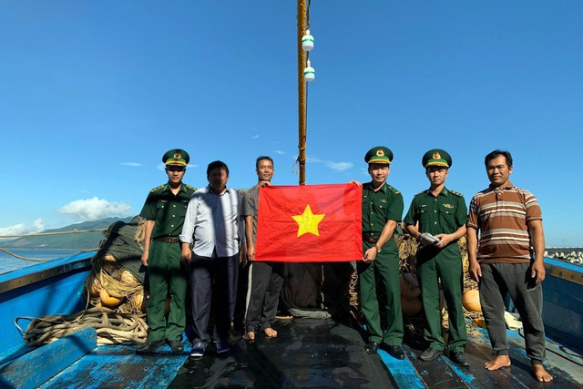 BĐBP tỉnh Thừa Thiên Huế củng cố nền Biên phòng toàn dân vững chắc - Ảnh 4.