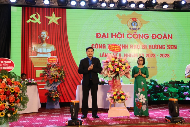 Thái Bình: Công đoàn Công ty TNHH bao bì Hương Sen khen thưởng cho đoàn viên hơn 500 triệu đồng - Ảnh 2.