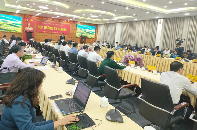 UBND tỉnh Lào Cai: Nhiều tín hiệu khởi sắc trong phiên họp thường kỳ tháng 4 năm 2023 - Ảnh 2.