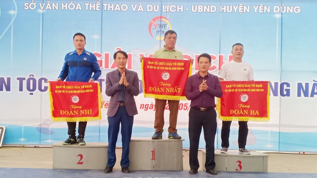 Chung kết Giải Vô địch vật dân tộc, vật tự do tỉnh Bắc Giang - Ảnh 1.