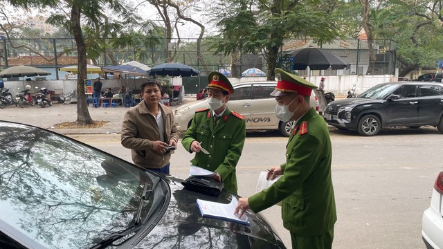 Quận Ba Đình: Ra quân bảo đảm trật tự giao thông, trật tự đô thị  - Ảnh 4.