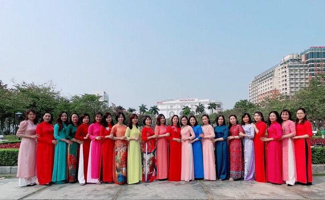 Thái Bình: trường Đại học Thái Bình tổ chức buổi gặp mặt nhân ngày Quốc tế Phụ nữ. - Ảnh 1.