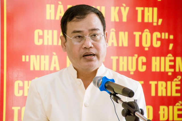 Ông Danh Phúc, Trưởng Ban Dân tộc tỉnh Kiên Giang phát biểu tại buổi họp mặt.