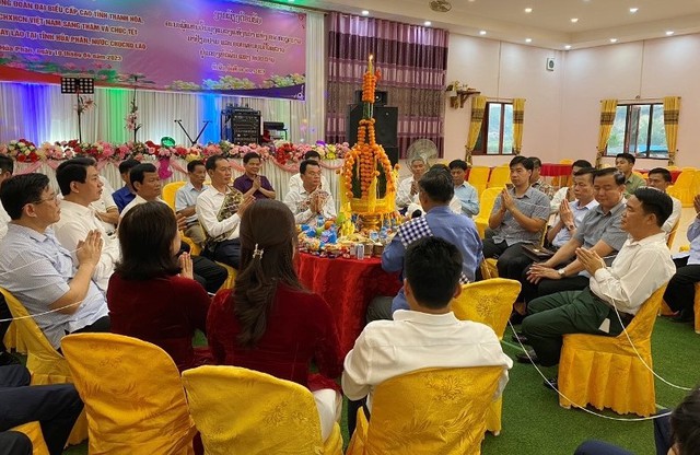 Đoàn đại biểu cấp cao tỉnh Thanh Hóa thăm, chúc tết truyền thống Bunpimay tại tỉnh Hủa Phăn, Lào - Ảnh 5.