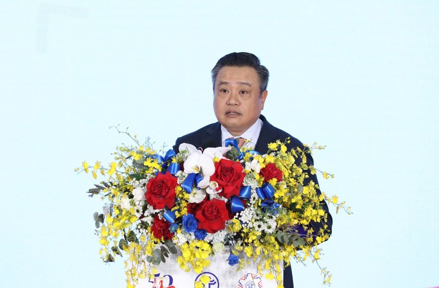 Ông Trần Sỹ Thanh, Phó bí thư Thành ủy Hà Nội, Chủ tịch UBND Thành phố Hà Nội phát biểu khai mạc Hội nghị