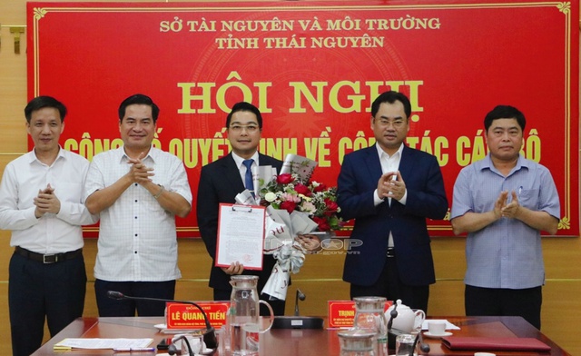 Công bố quyết định bổ nhiệm Phó Giám đốc Sở Tài nguyên và Môi trường tỉnh Thái Nguyên - Ảnh 2.
