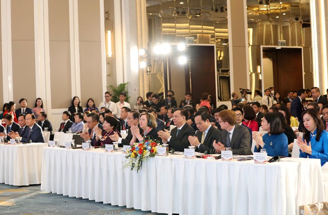Khai mạc Hội nghị hợp tác giữa các địa phương Việt Nam - Pháp lần thứ 12 - Ảnh 4.