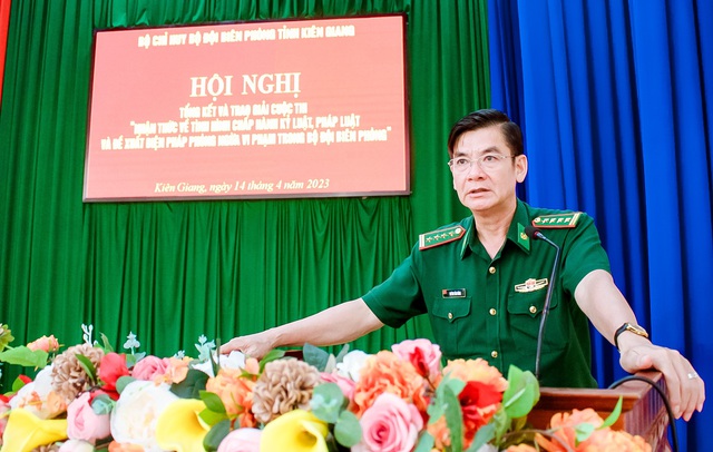 Đại tá Huỳnh Văn Đông - Bí thư Đảng ủy, Chính ủy BĐBP tỉnh Kiên Giang phát biểu tổng kết cuộc thi.