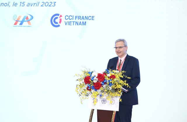 Đại sứ Pháp tại Việt Nam Nicolas Warnery phát biểu tại Diễn đàn.