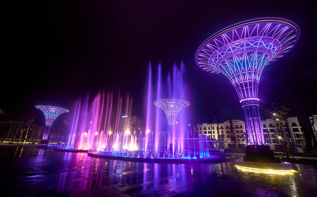 Show nhạc nước tại Quảng trường biển Sầm Sơn sẽ trình diễn từ 22/4 đến hết mùa hè.