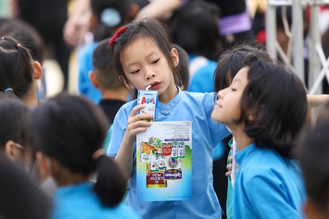 Hơn 1.600 trẻ em miền núi, có hoàn cảnh khó khăn tỉnh Quảng Ninh sẽ được tham gia chương trình quỹ sữa 2023 - Ảnh 4.