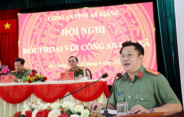 Đại tá Lâm Phước Nguyên, Giám đốc Công an tỉnh giải đáp các kiến nghị, đề xuất và phát biểu kết luận Hội nghị