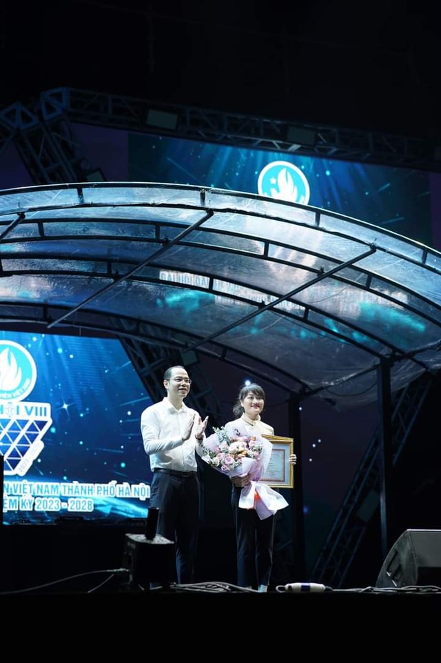 Công bố biểu trưng và ca khúc chính thức Đại hội đại biểu Hội Sinh viên Việt Nam thành phố Hà Nội lần thứ VIII - Ảnh 2.