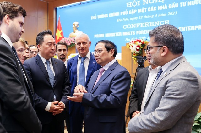 Ba tập đoàn nước ngoài cam kết đầu tư 3,7 tỷ USD vào Việt Nam - Ảnh 1.