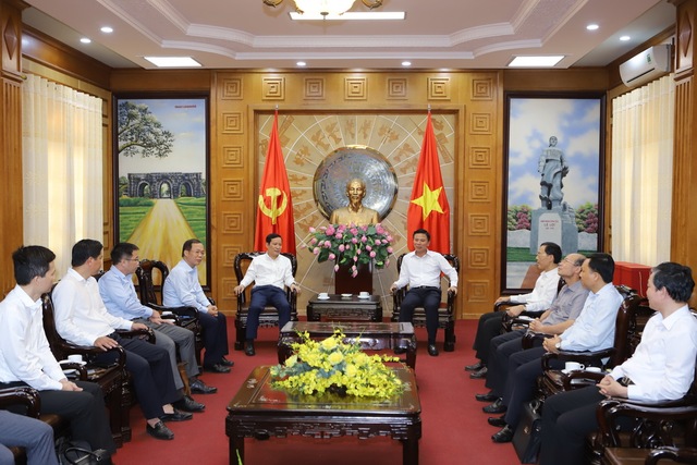 Thanh Hóa: Bí thư Tỉnh ủy Đỗ Trọng Hưng làm việc với Chủ tịch Liên đoàn Thương mại và Công nghiệp Việt Nam - Ảnh 1.