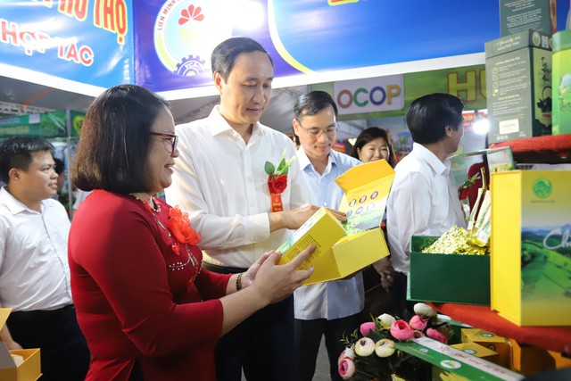 Khai mạc Hội chợ Công thương vùng Đông Bắc - Phú Thọ 2023 - Ảnh 3.