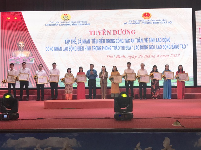 Thái Bình: Phó chủ tịch Tổng Liên đoàn Lao động Việt Nam dự lễ phát động Tháng công nhân. - Ảnh 1.