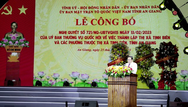 Ông Trần Thanh Mẫn - Ủy viên Bộ Chính trị, Phó Chủ tịch Thường trực Quốc hội phát biểu tại buổi lễ.