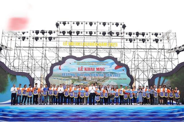 Thanh Hóa: Khai mạc Festival dù lượn Hải Tiến 2023 - Ảnh 1.