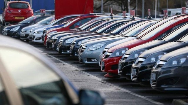 Doanh số bán ô tô 4 tháng đầu năm sụt giảm 30% - Ảnh 1.
