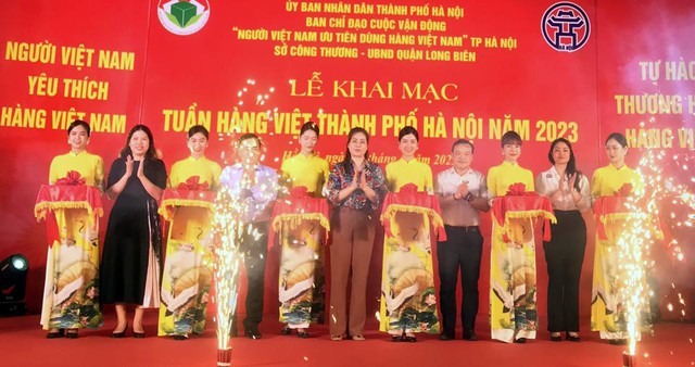 Hà Nội: 100 gian hàng tham gia Tuần hàng Việt tại Long Biên - Ảnh 1.