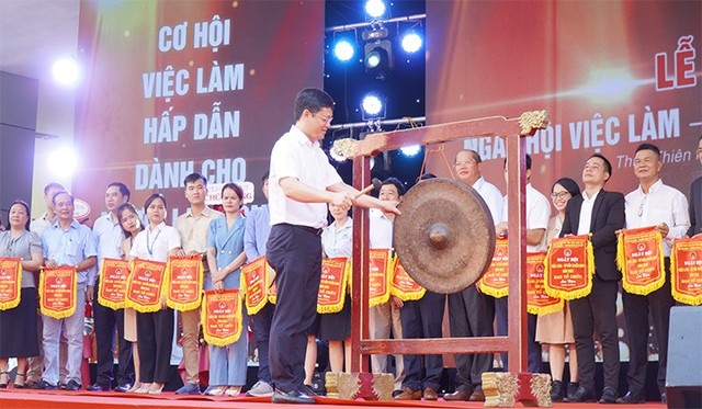 Thừa Thiên Huế: Ngày hội Việc làm - Tư vấn tuyển sinh với hơn 3.000 người lao động - Ảnh 1.
