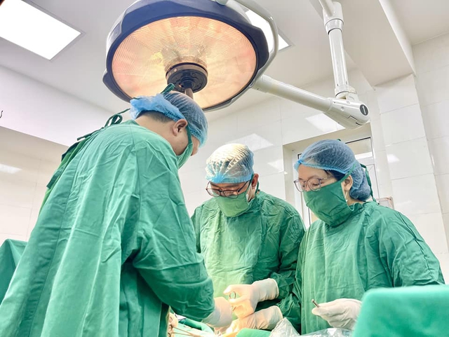 Phẫu thuật kết hợp xương đòn phải cho bệnh nhân tại Trung tâm Y tế huyện Phù Ninh  - Ảnh 1.