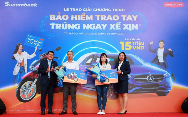 Sacombank và Dai-ichi Life Việt Nam trao thưởng xe Mercedes cho khách hàng tham gia bảo hiểm  - Ảnh 3.