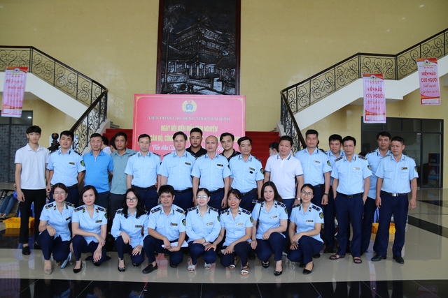 Thái Bình: Liên đoàn Lao động tỉnh tổ chức hiến máu tình nguyện trong cán bộ, đoàn viên, CNVCLĐ - Ảnh 3.