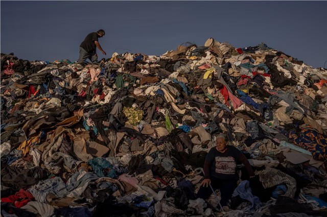 Thời trang nhanh biến Chile trở thành &quot;bãi rác thời trang&quot; khổng lồ - Ảnh 3.