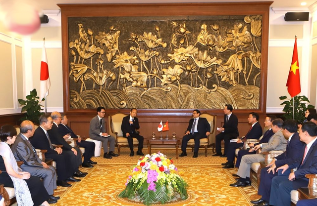 Thanh Hóa: Thủ tướng Phạm Minh Chính gặp gỡ Chủ tịch Liên minh Nghị sỹ hữu nghị Nhật Bản - Việt Nam - Ảnh 1.