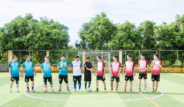 Đội liên quân Báo chí Cần Thơ thi đấu với đội Văn phòng Tỉnh ủy Hậu Giang.