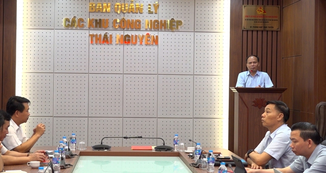 Công bố quyết định chuẩn y Bí thư Đảng ủy các KCN Thái Nguyên - Ảnh 2.