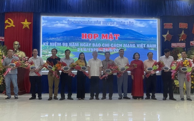 Huyện Xuân Lộc - Đồng Nai: Ghi nhận sự đóng góp của những người làm báo trong tiến trình phát triển địa phương  - Ảnh 2.